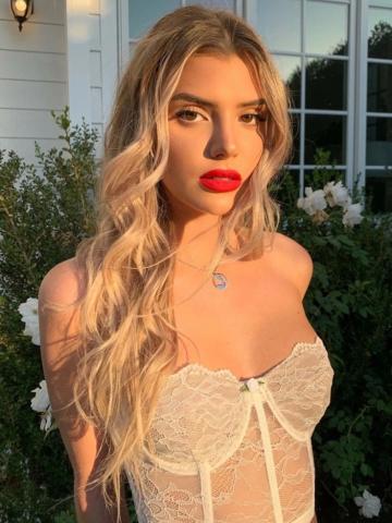 Карина Пиши Вип фото 3