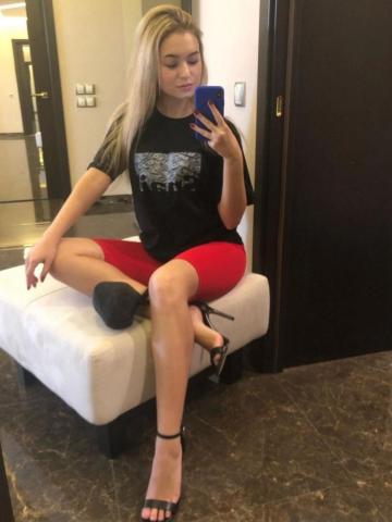 Дина Страстная Брюнетка