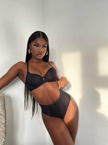 Моника фото 2